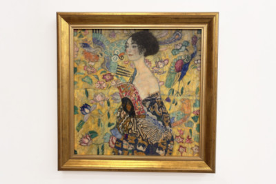Dáma s fanouškem - Gustav Klimt
