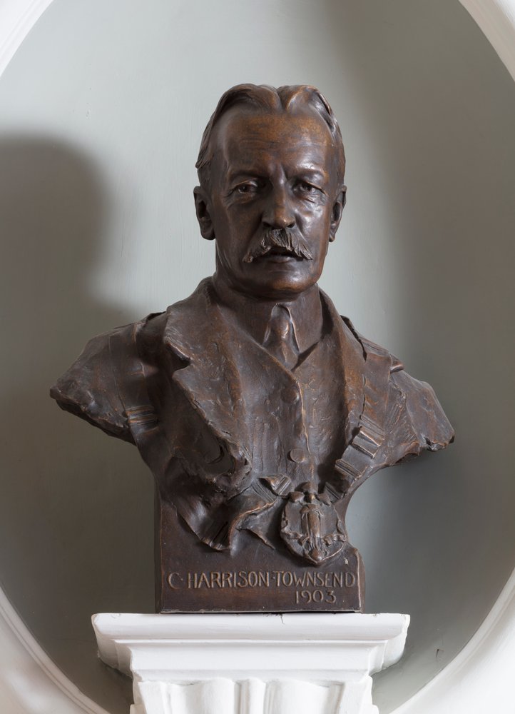 Socha Charlese Harrisona Townsenda od Derwent F. Wood