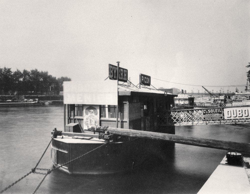 Loď na Seině od Eugène Atget