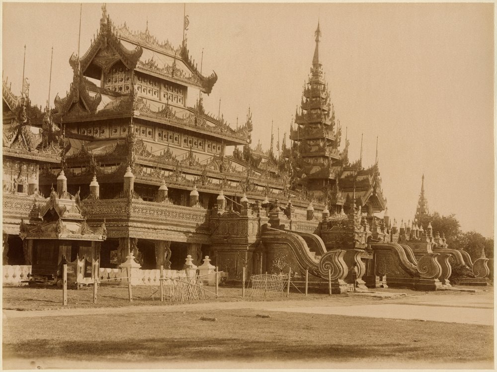 Hman Kyaung neboli skleněný klášter, Barma, kolem roku 1890 (tisk alba) od Felice Beato