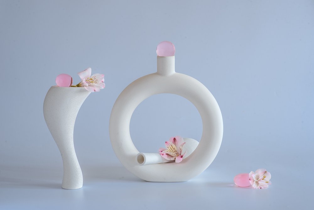 Minimalistické růžové zátiší od Alice Sheng