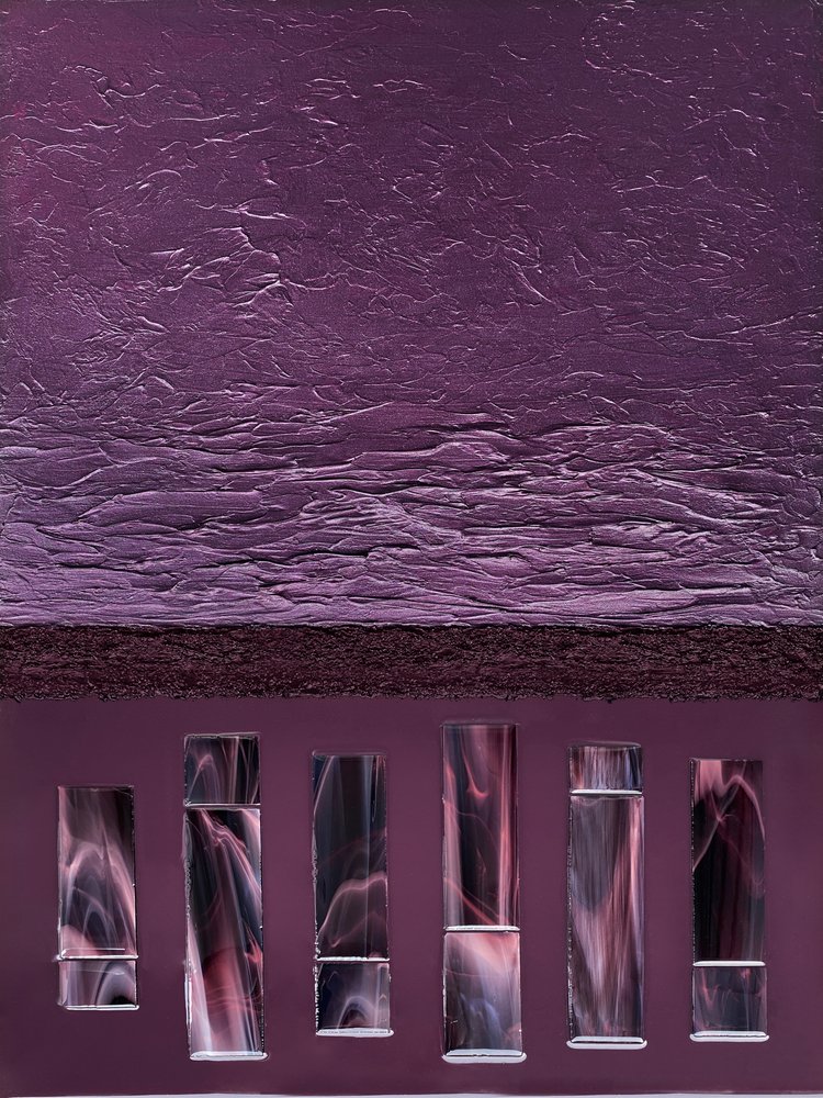 Fialové válce s texturou od Alyson Storms