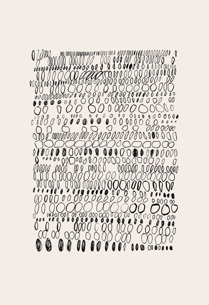 Mřížka z přírodních oblázků od Catalina Somolinos