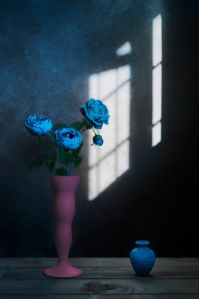Okenní svítidlo „Modré růže“ od Lydia Jacobs