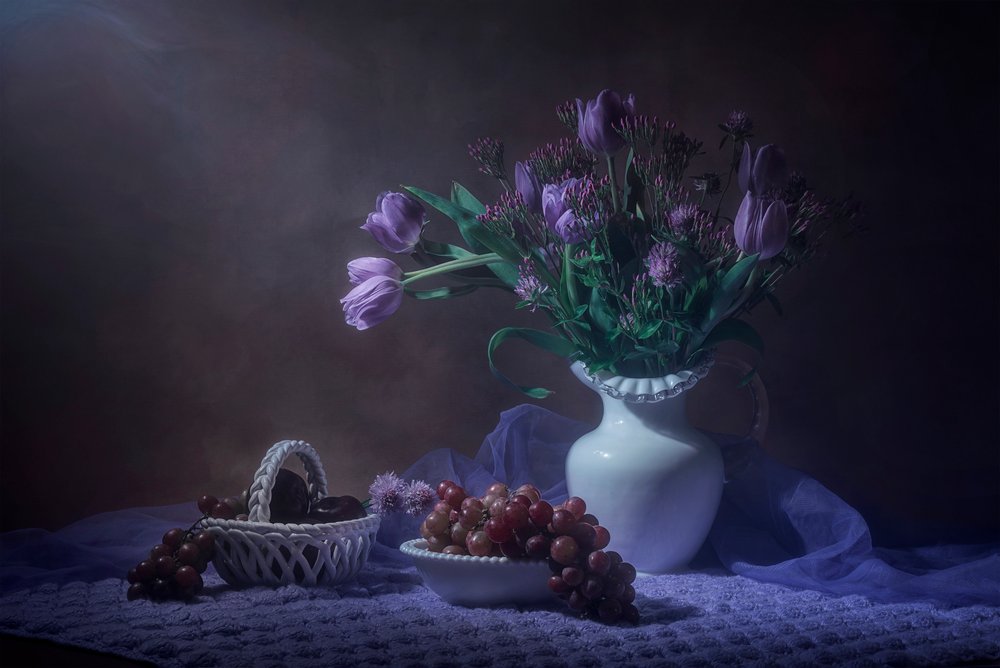 Zátiší s fialovými tulipány od Lydia Jacobs