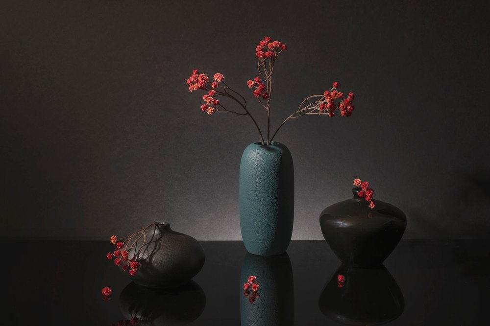 Elegantní zátiší s červenými bobulemi od Ming Chen