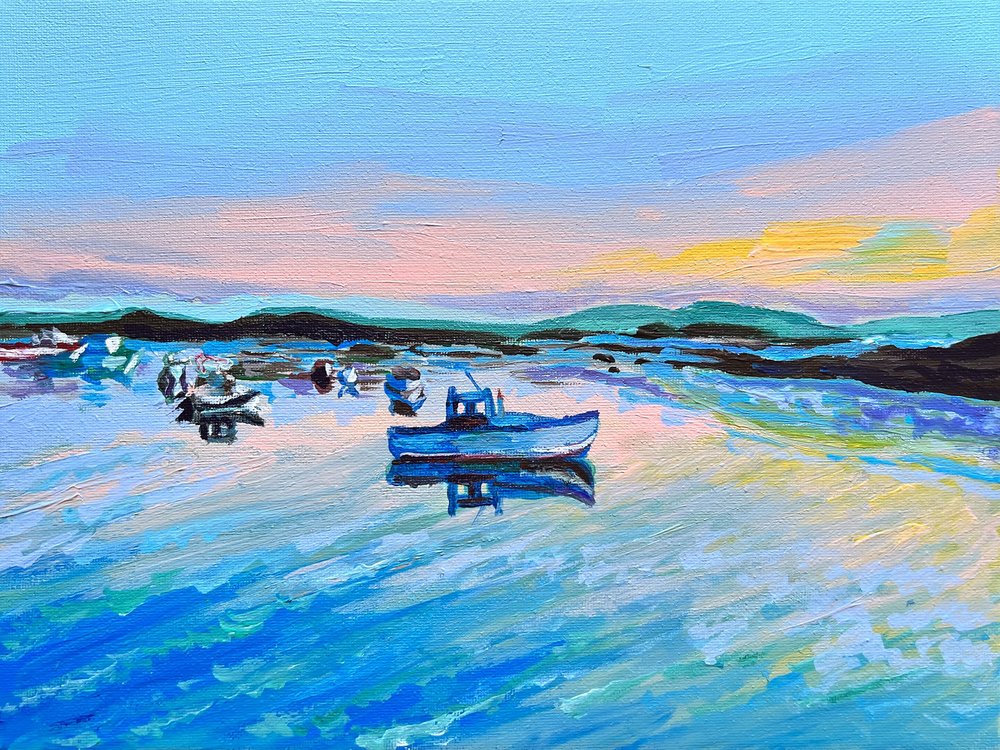 Barevné čluny na klidné vodě od Pauline Wegman | Key and Sea Creative