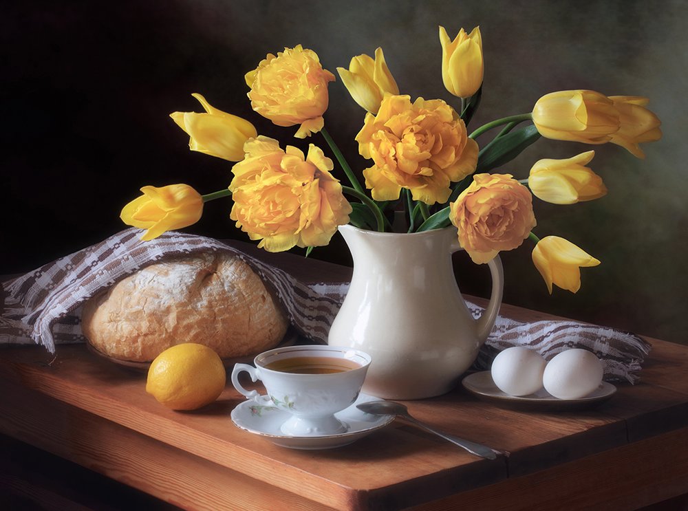 Snídaňový stůl „Žluté tulipány“ od Tatyana Skorokhod