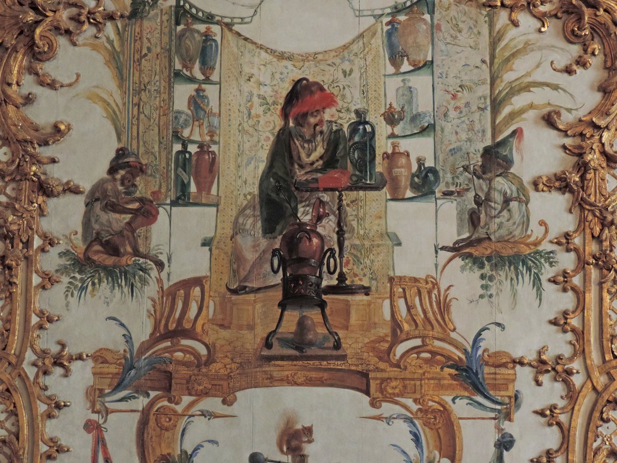 Chantilly, Chateau: Detail dekorace v Grande Singerie od Christopha Hueta, 1737 od Unknown