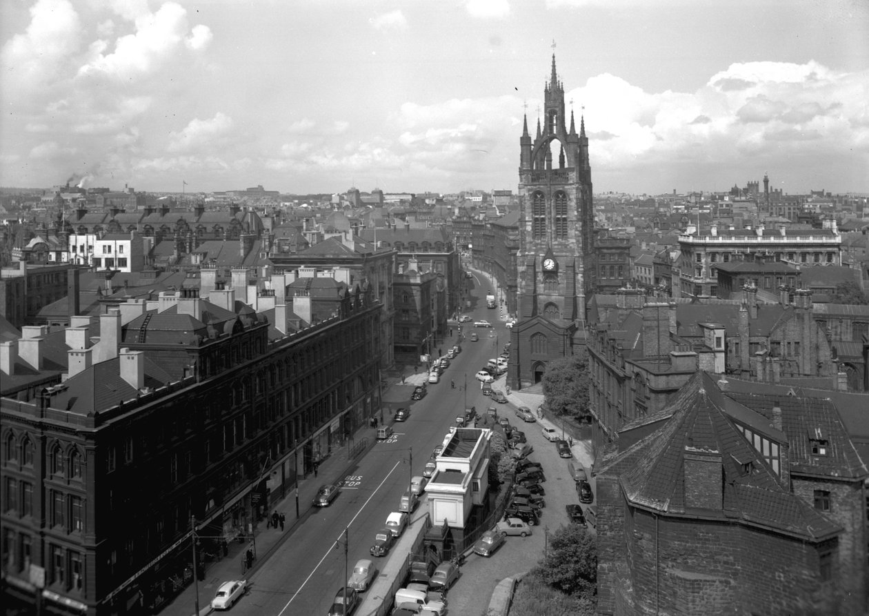 Pohled podél St Nicholas Street směrem ke katedrále, Newcastle upon Tyne, říjen 1956 (černobílá fotografie) od Unbekannt Unbekannt