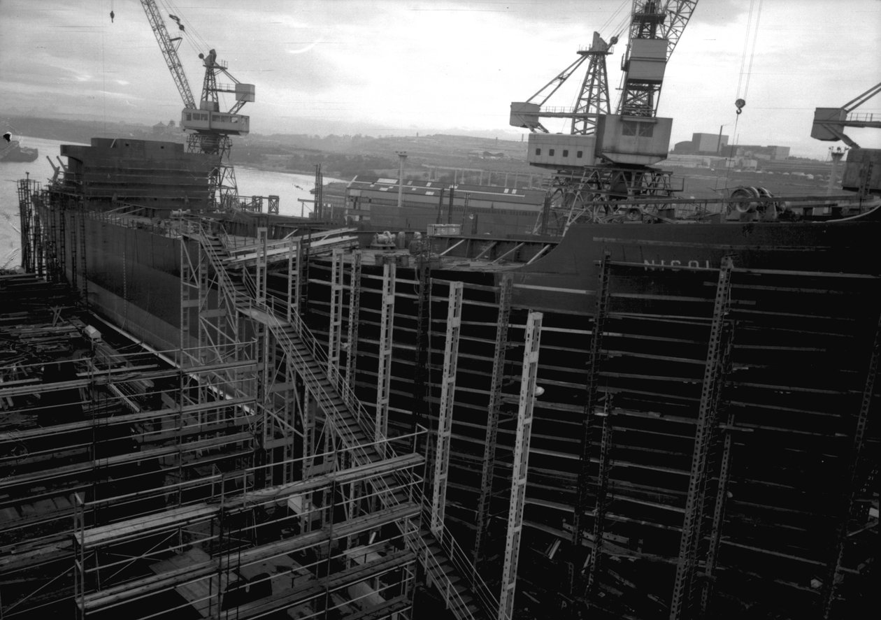 Pohled na Nicolu, první SD14, jak dostává nátěr krátce před startem v loděnici Southwick, Sunderland, polovina prosince 1967 (černobílá fotografie) od Unbekannt Unbekannt