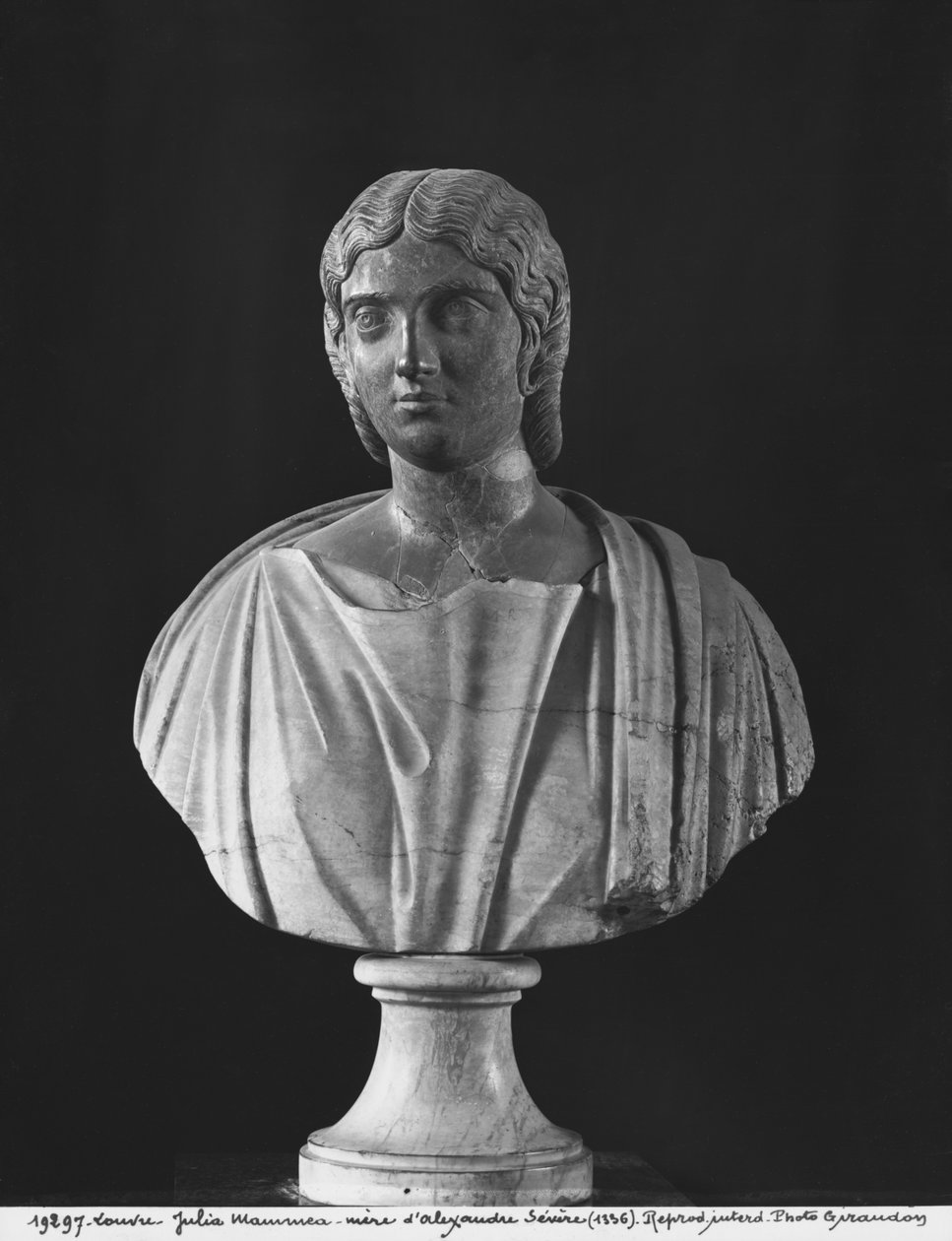 Busta Julie Mamaea (180-235 n. l.), matky císaře Severa Alexandra (205-235 n. l.) c.230 (mramor) od Roman