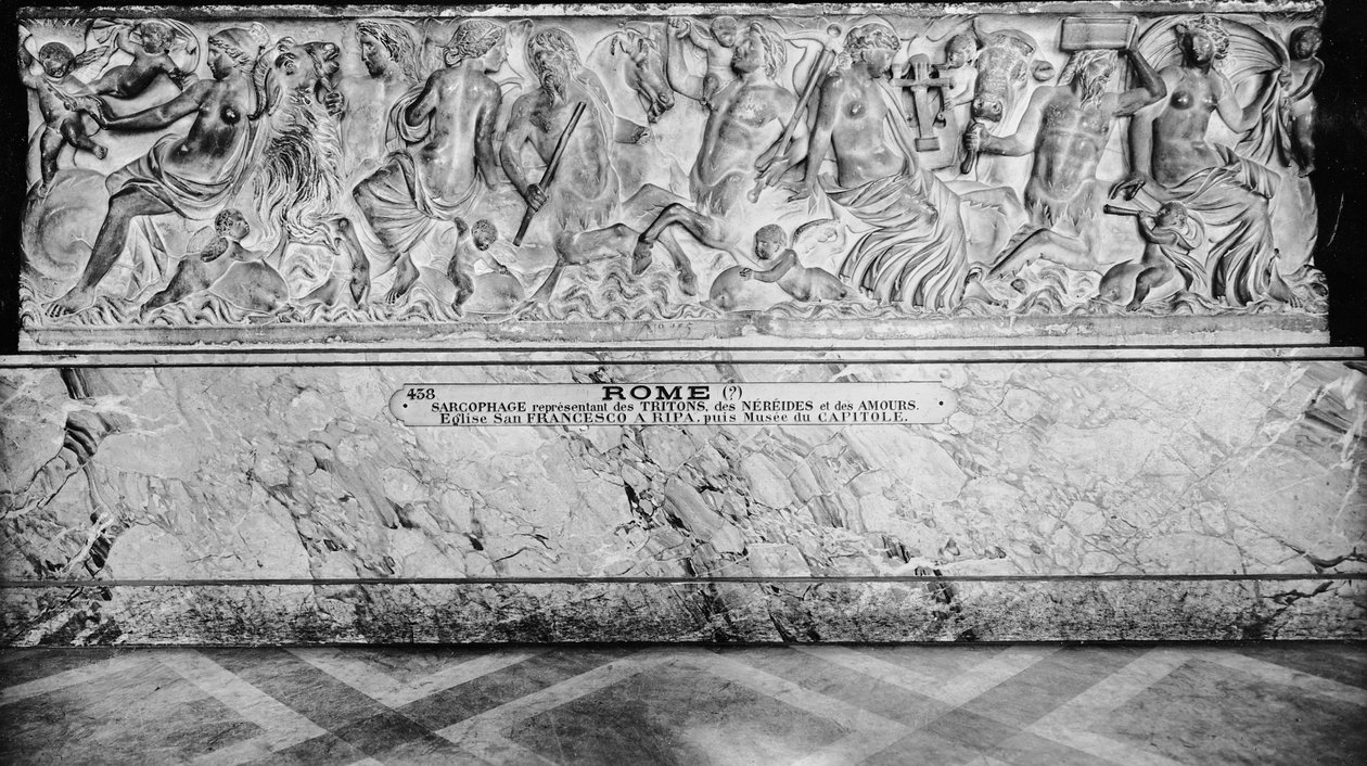 Sarkofág zobrazující Tritony, Nereidy a Amours (mramor) od Roman