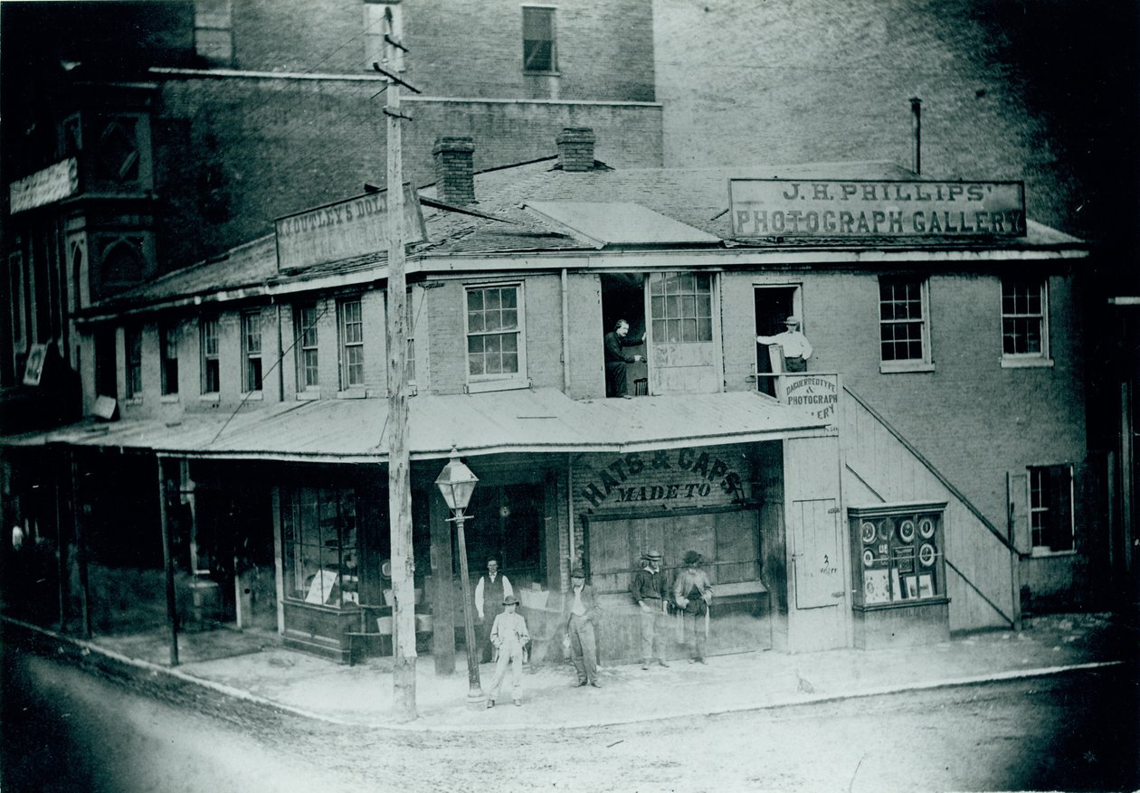 J.H. Galerie Phillips Daguerrean, jihozápadní roh Third Street (Memorial Drive) a Washington Avenue od Unknown