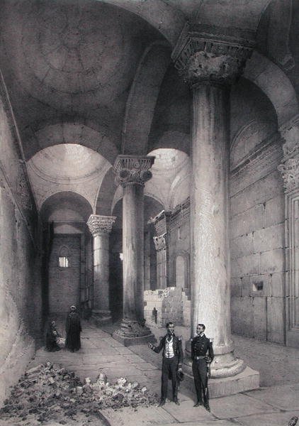 Interiér Zlaté brány v Jeruzalémě, ilustrace ze „Souvenirs de Jerusalem“ od Contre-Amiral Paris, ryté Hubertem Clergetem (1818-99) a Julesem Gaildrauem (1816-98) (barevně lito) od (after) Paris