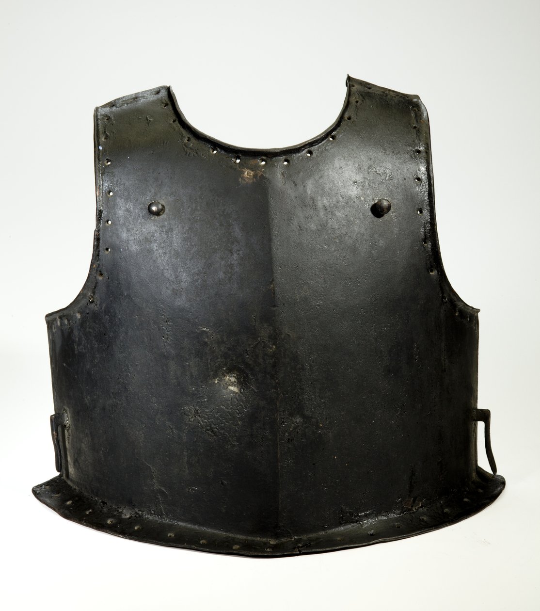 Náprsník pro Harquebusiera, cca 1625-50 (železo a černá barva) od (attr.to) German School