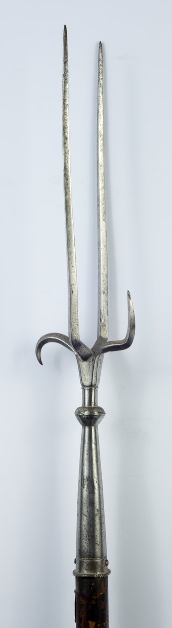 Military Fork, cca 1600 (železo s restaurovaným dřevem) od (attr.to) Italian School