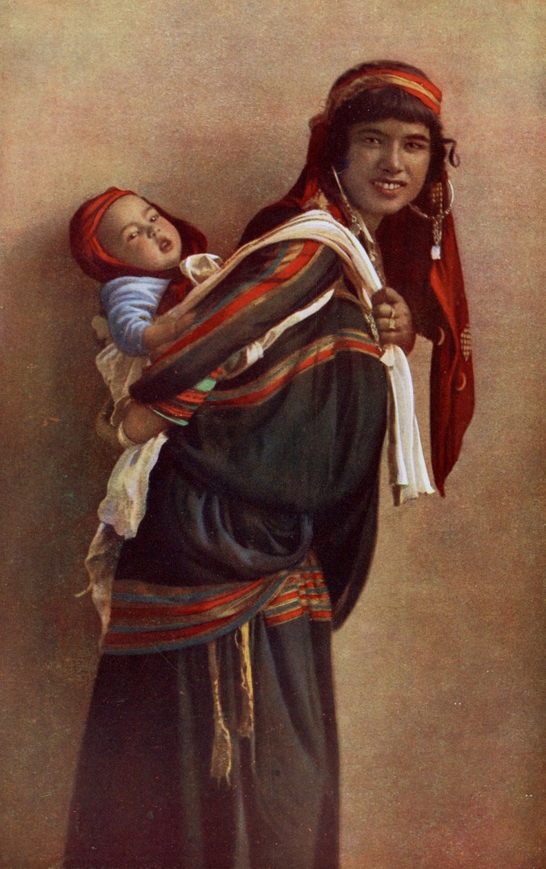 Afrika. Beduínská matka s dítětem na ramenou. 1920 od Unknown