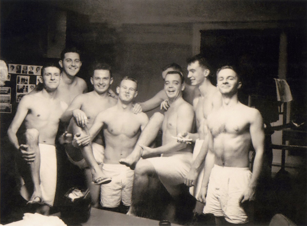 Američtí vojáci v šatně, c.1942 od Unknown