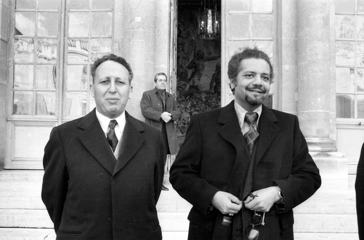 Belaid Abdesselam, alžírský ministr průmyslu a ropy, a šejk Ahmed Zaki Yamani saúdský ministr ropy 27. listopadu 1973 v Paříži od Unknown