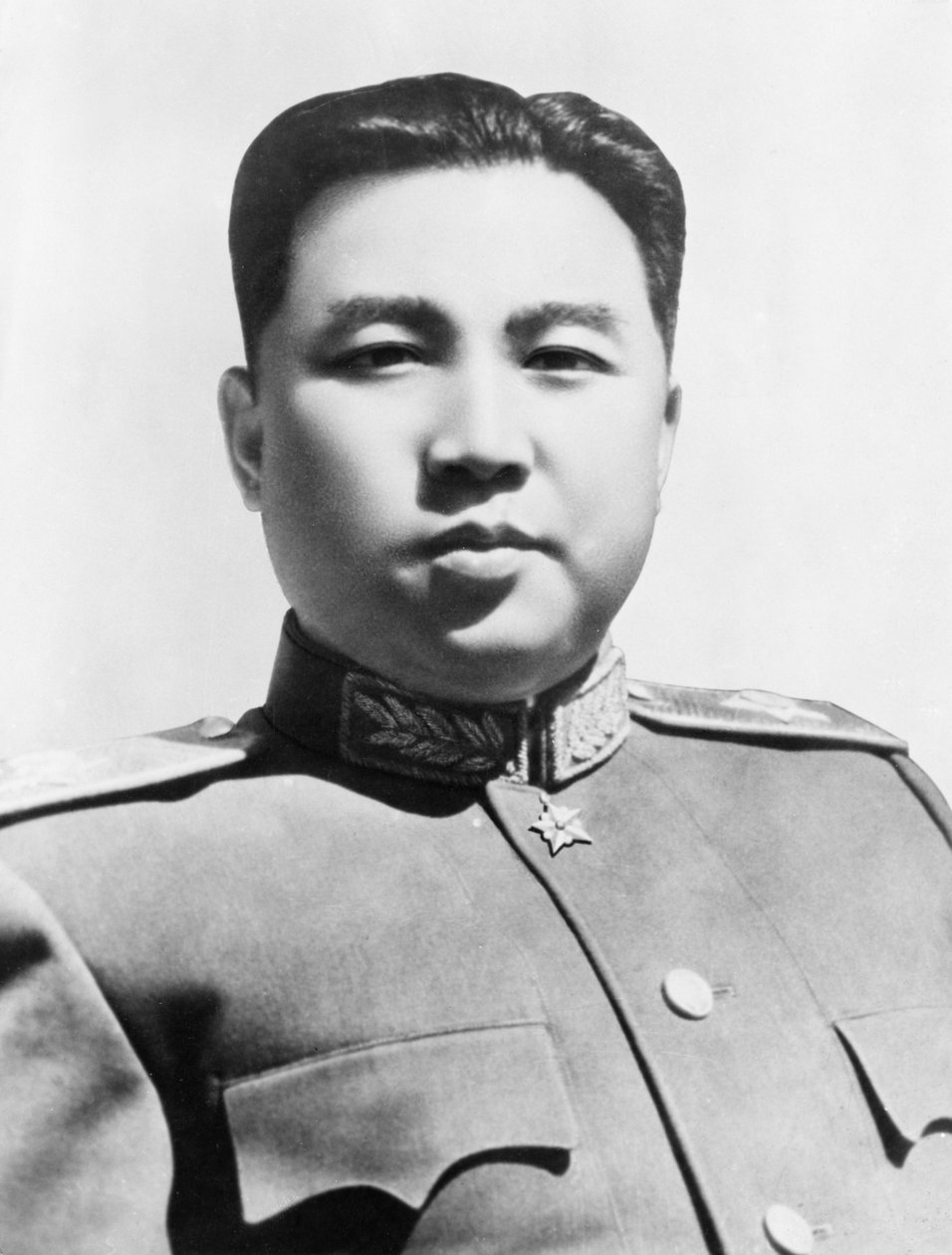 Maršál Kim Il Sung, předseda ústředního výboru korejského Nodong Dang a předseda vlády Korejské lidově demokratické republiky, 1953 od Unknown