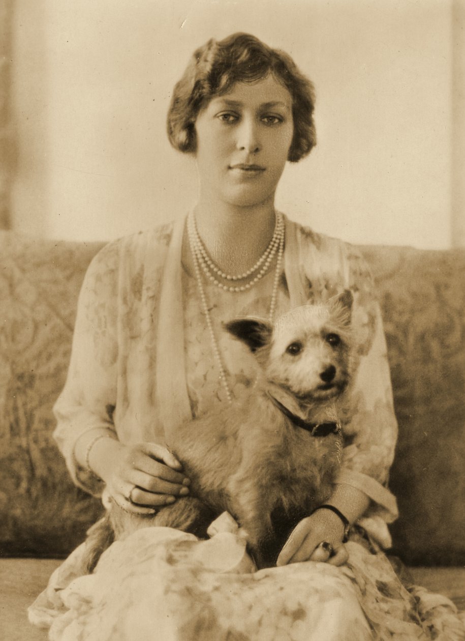 Princezna Mary a její pes c. 1920 od Unknown