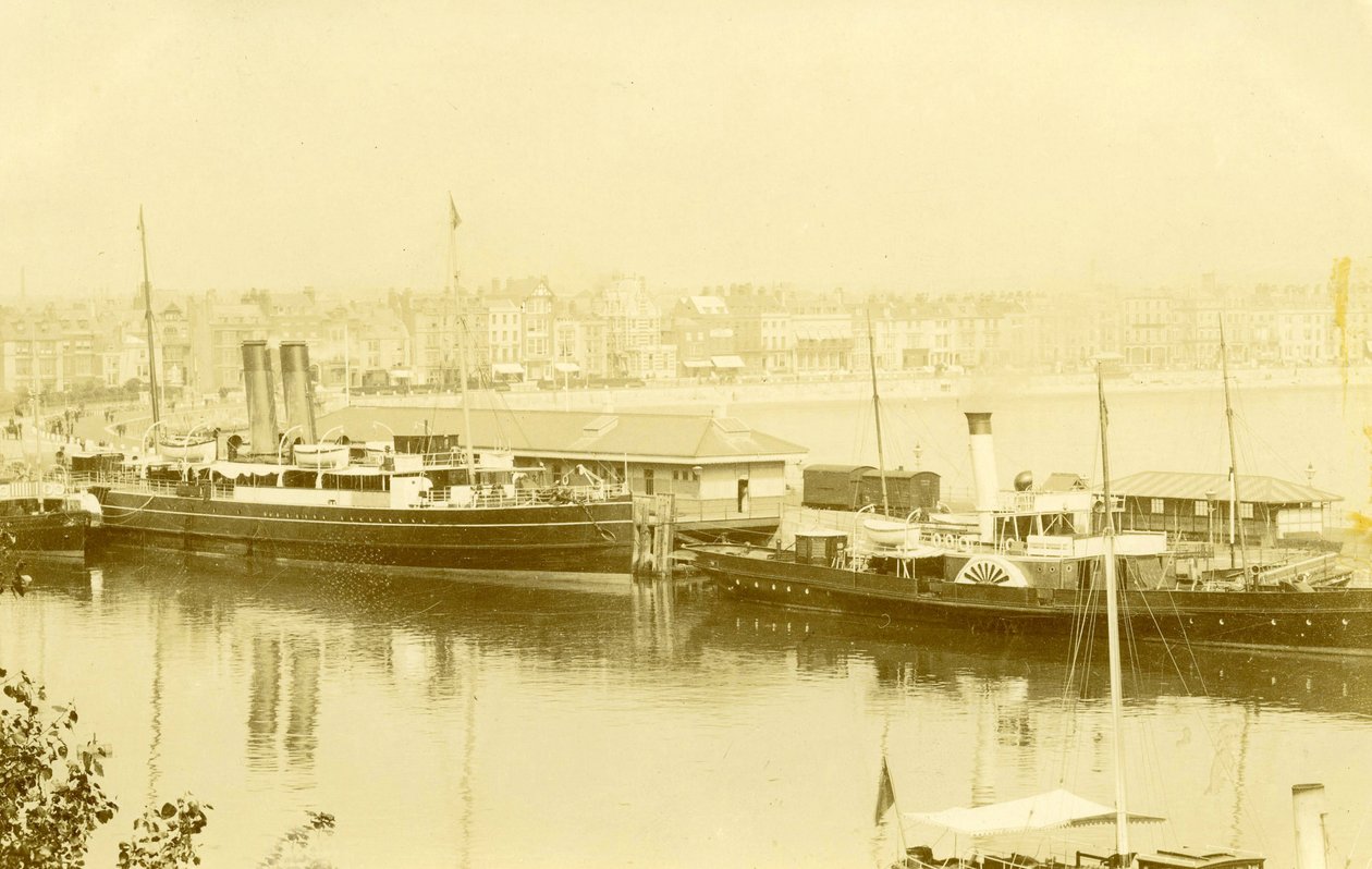 Pohled na parníky v přístavu Weymouth, c.1903 od Unknown