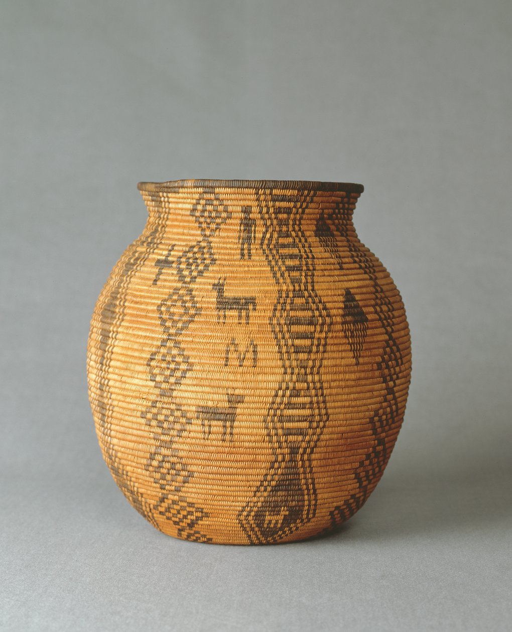 Koš (Olla), cca 1890 (tkaná vlákna) od American School