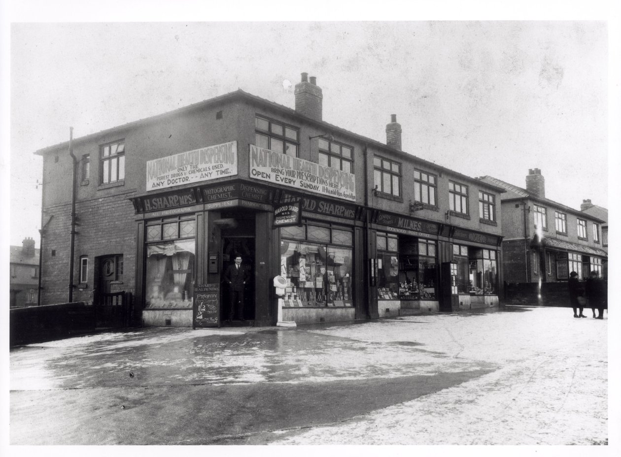 Harold Sharp National Health Dispensing Chemist, Rookwood Parade, York Road, Leeds, 1936 od English Photographer
