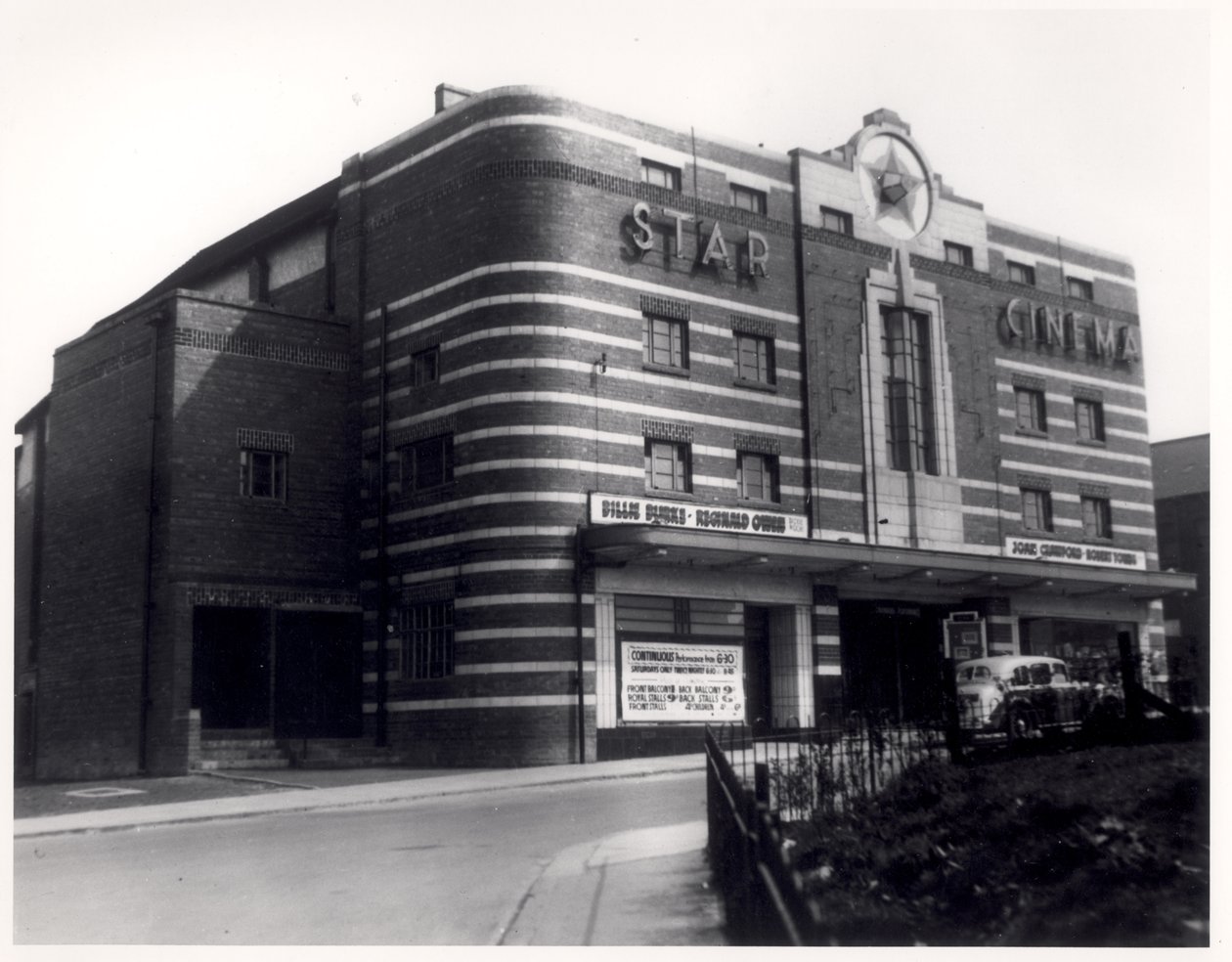 Star Cinema, off York Road, Leeds, 11. května 1938 od English Photographer