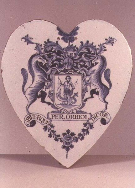 Lambeth pill-tile, Lambeth High Street Pottery, c.1765-75 (cínově glazovaná kamenina) od English School