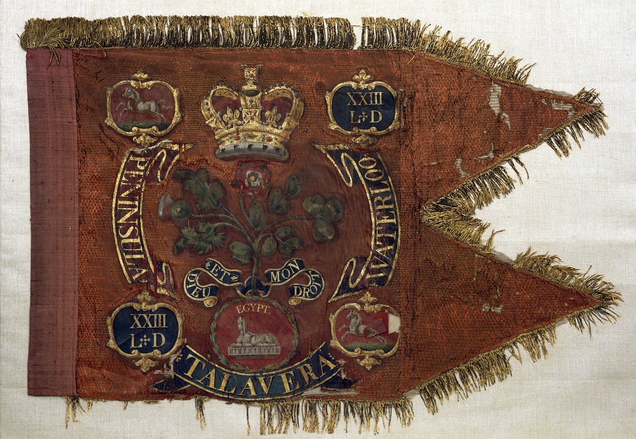 Regimental Guidon of the 23rd Light Dragoons, 1809 (červená látka se zlatou výšivkou a střapci) od English School