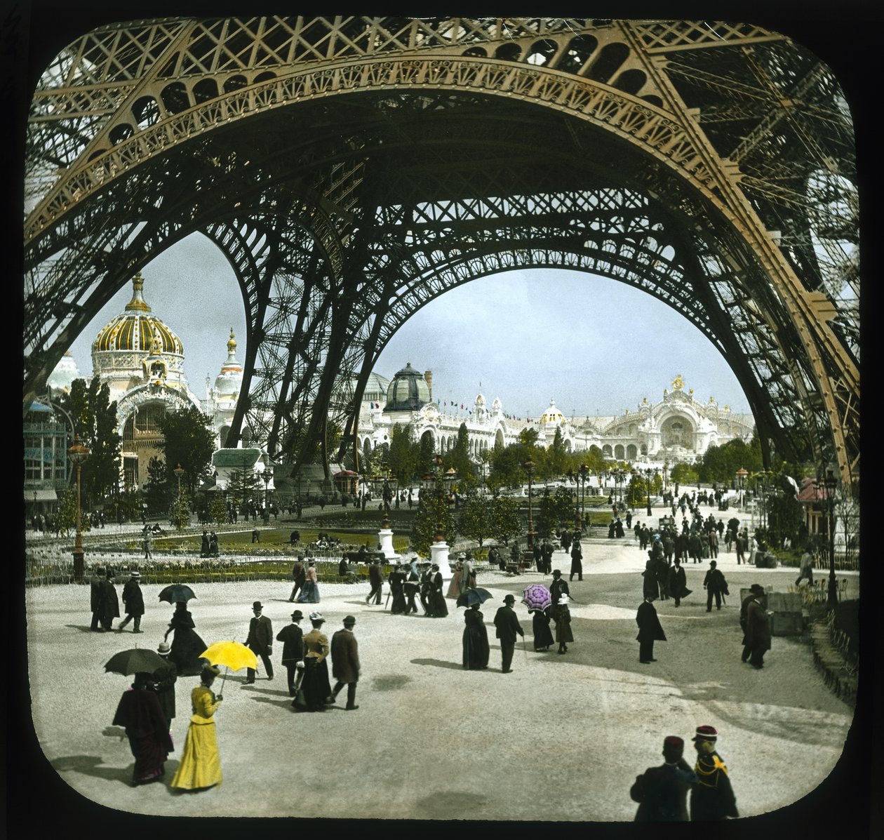 Pařížská expozice: Champ de Mars a Eiffelova věž, Paříž, Francie, 1900 (skluzavka s lucernou) od French Photographer