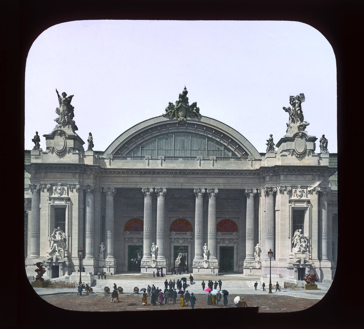 Pařížská expozice: Grand Palais, Paříž, Francie, 1900 (sklíčko s lucernou) od French Photographer
