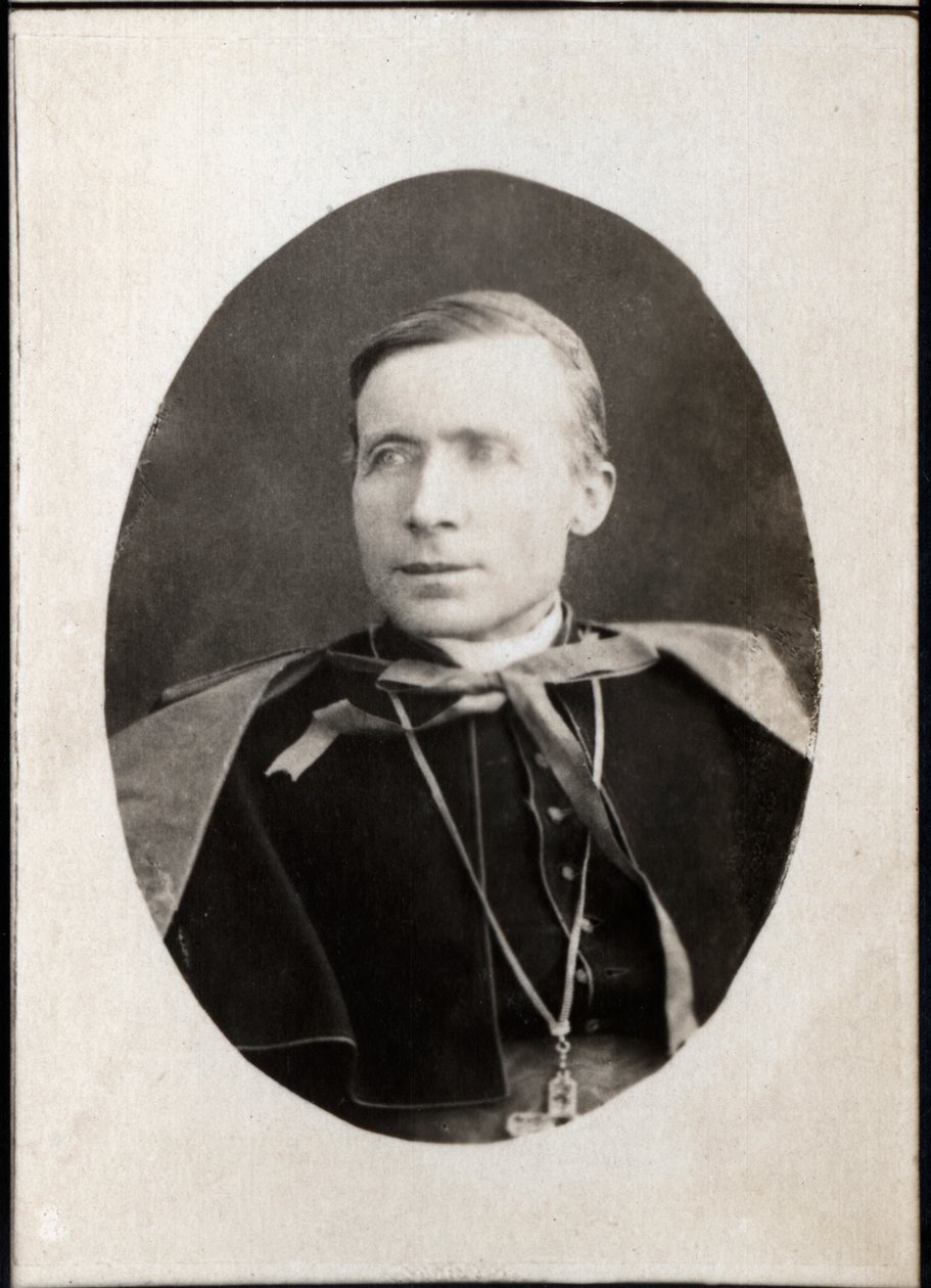 Portrét Jamese Gibbonse (1834-1921), amerického kardinála. od French Photographer