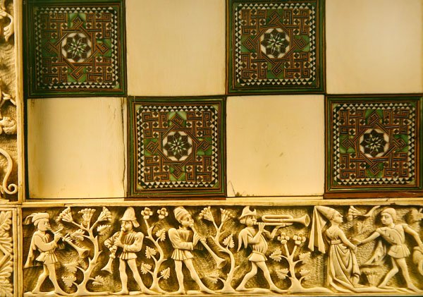 Hranice šachovnice zobrazující hudebníky v zahradě, 1415 od French School