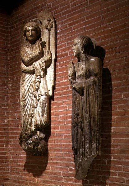 Postavy Zvěstování, z exteriéru St. Sernin, kolem 1200 (viz také 223471) od French School