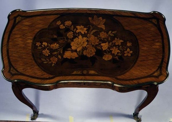 Dámský psací stůl s posuvnou deskou, vyražený značkou Versailles, attr. J.F.Oebenovi († 1763) kolem roku 1755 od French School