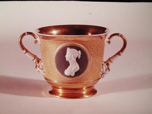 Sevres pohár s portrétem císařovny Josefíny (1763-1814) (porcelán) od French School