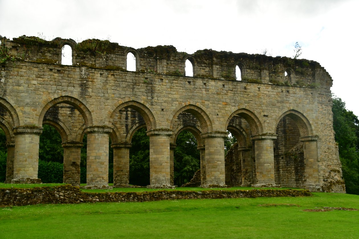 Opatství Buildwas, středověký cisterciácký klášter v anglickém hrabství Shropshire. od Albert Mansour
