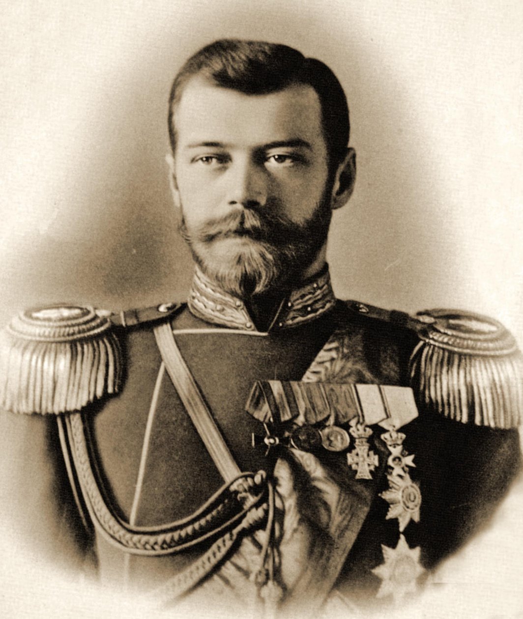 portrét cara Mikuláše II (1868-1918) 1898 (čb fotografie) od A. Pasetti Photo Studio
