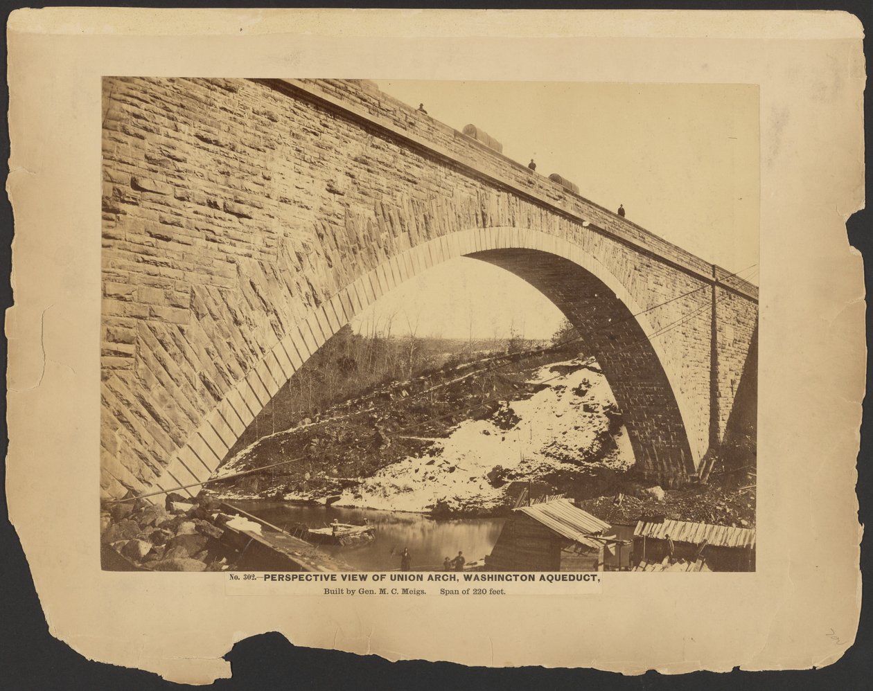 č. 302. Perspektivní pohled Union Arch, Washington Aqueduct Built by General M.C. Meigs, Span 220 feet. [březen 1864]. od A.J. Russell