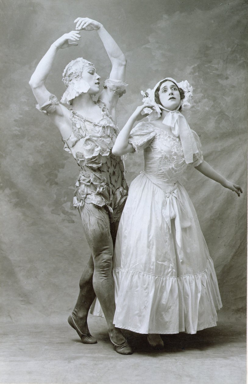 Nijinski a Karsavina tančí v baletu „Le Spectre de la Rose“ od Carla Maria von Webera (1786-1826) v pařížském divadle Chatelet, 5. června 1912 (sépiová fotografie) od A. Bert