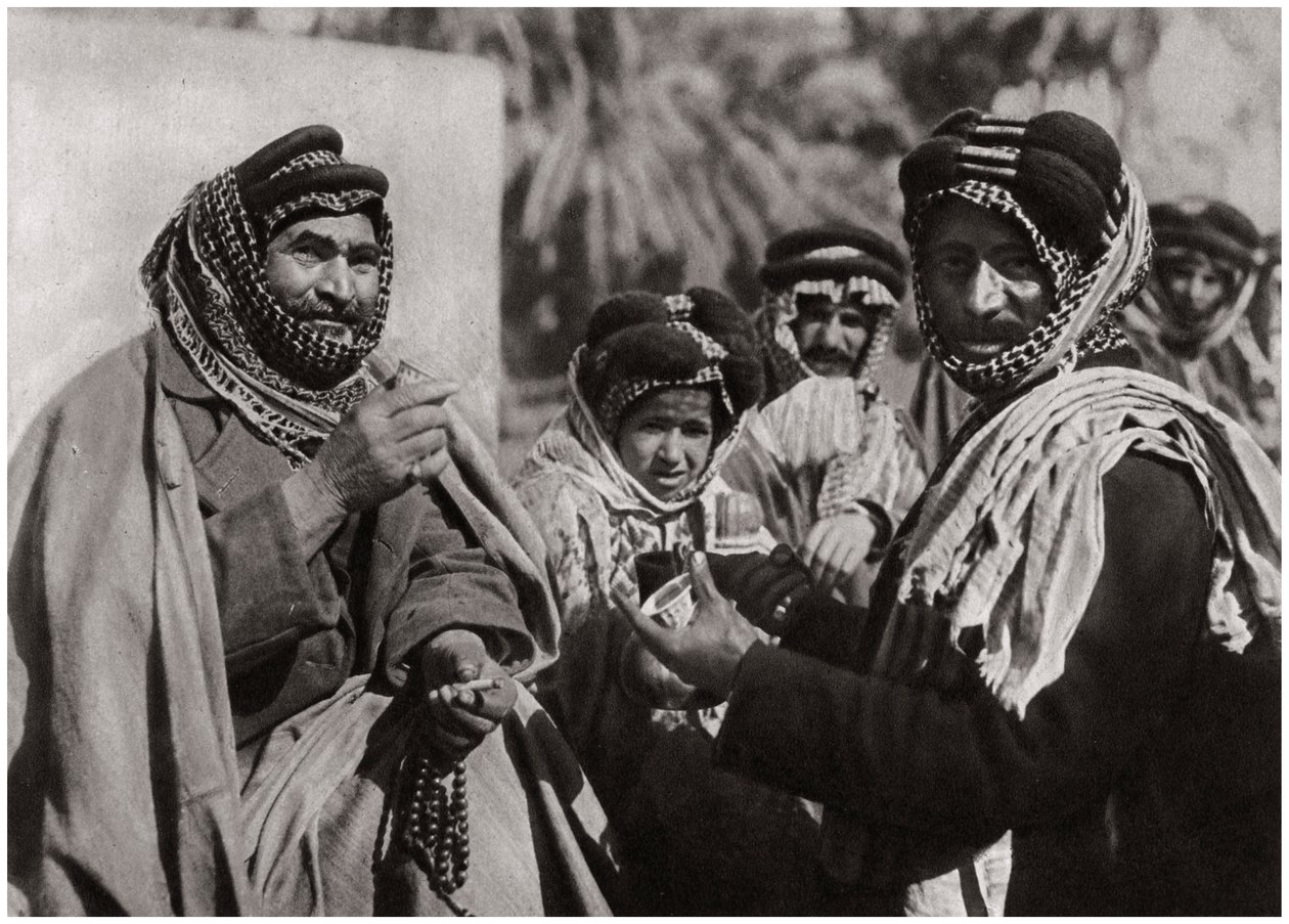 Šejk užívající si slavnou arabskou kávu, Irák, 1925 od A. Kerim