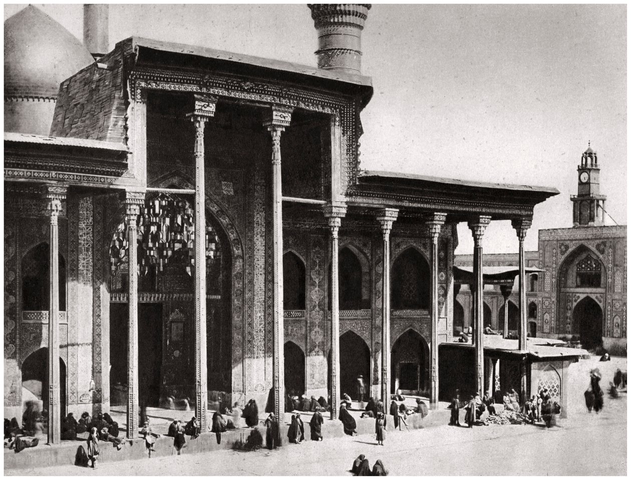 Vstupní brána mešity Kadimain vedoucí k hrobce imáma Moosa Al Kadima, 1925 od A. Kerim