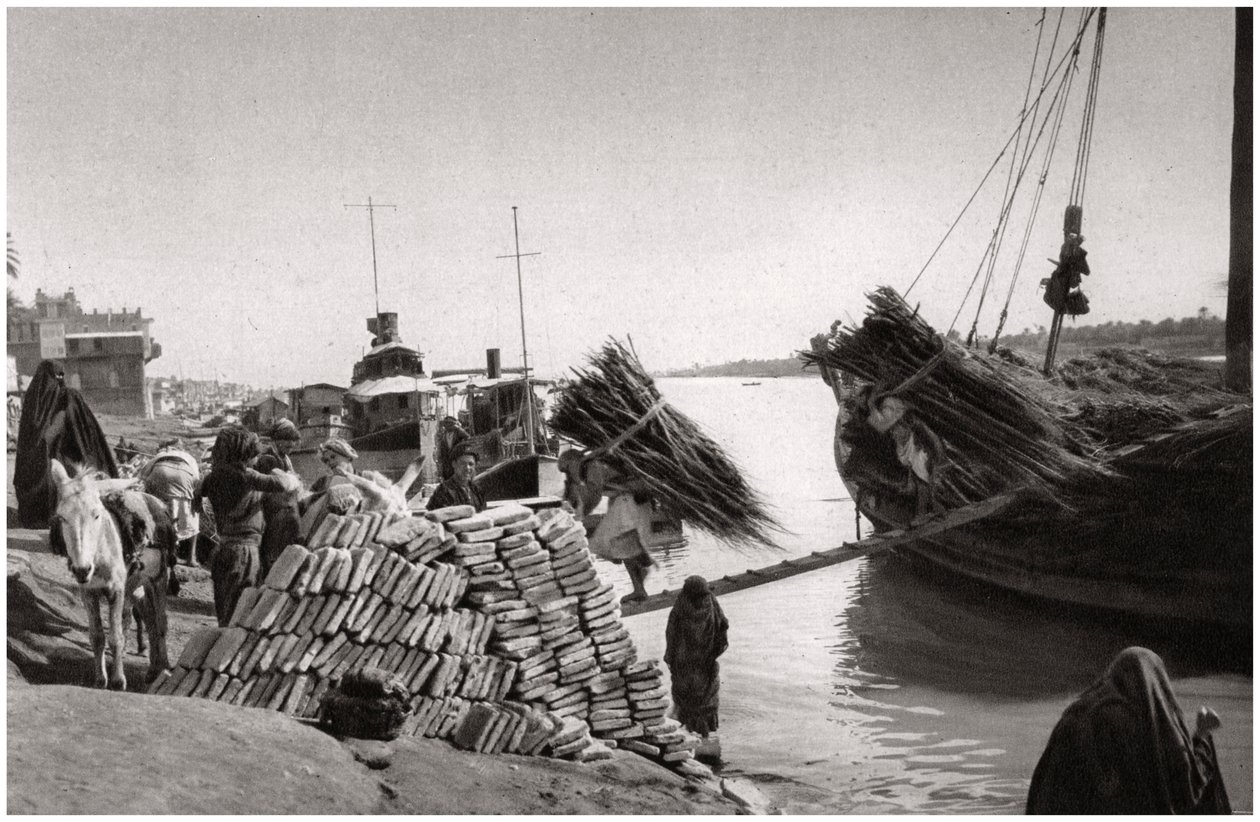 Vykládání nákladu z lodi, Muhaila, Bagdád, Irák, 1925. od A. Kerim