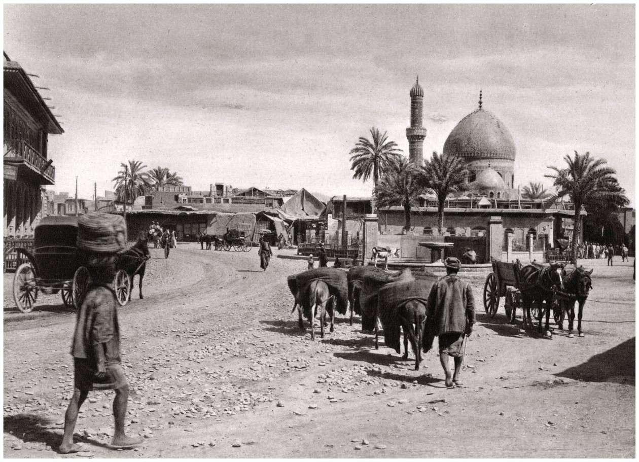 Pohled na ulici od Severní brány, Bagdád, Irák, 1925. od A. Kerim