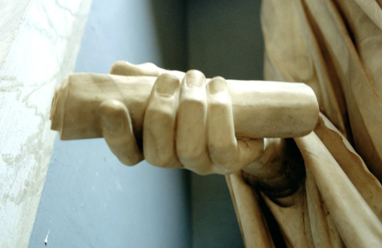 Detail jedné z rukou ze sochy římského císaře Tita od A. Lorenzini