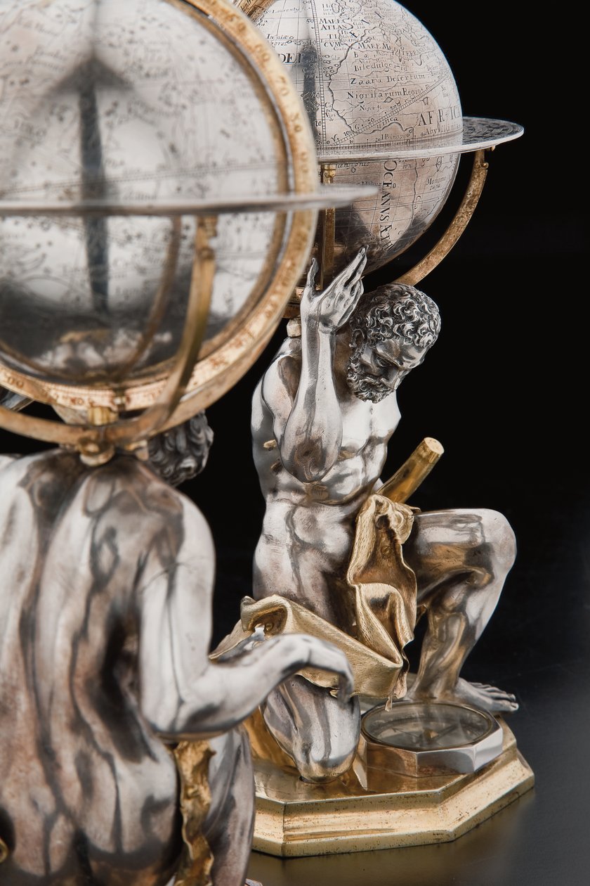 Dva výjimečné pozemské a nebeské glóby, podporované Hercules a Atlas, Augsburg od Abraham Drentwett
