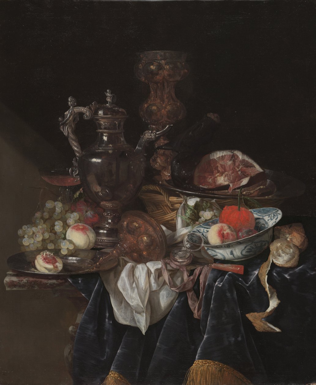 Stříbrný džbán na víno, šunka a ovoce, cca 1660-1666 od Abraham Hendricksz van Beyeren